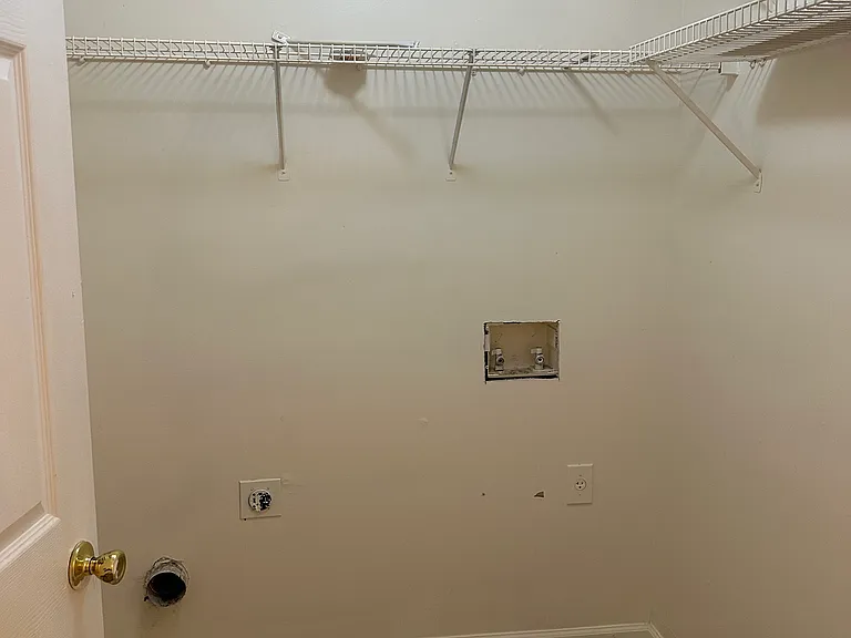 1711 Hayden Mill Ct — Photo 9