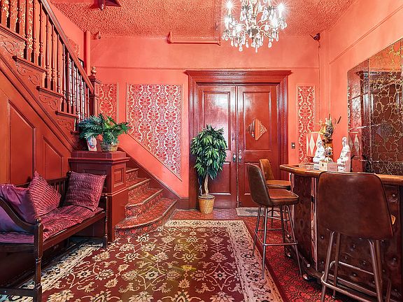 3rd image of 315 W 139th St