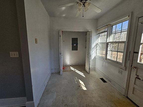 3rd image of 460 Morewood Rd