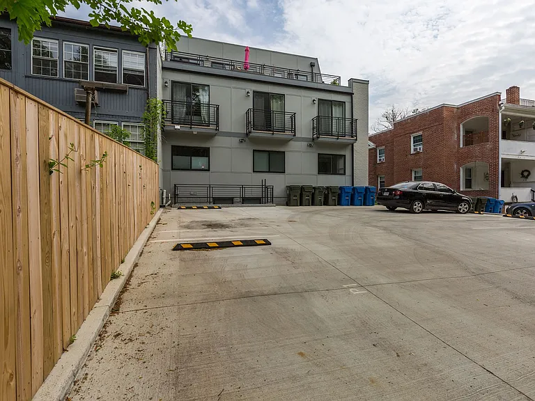 3924 W St NW #5 — Photo 19