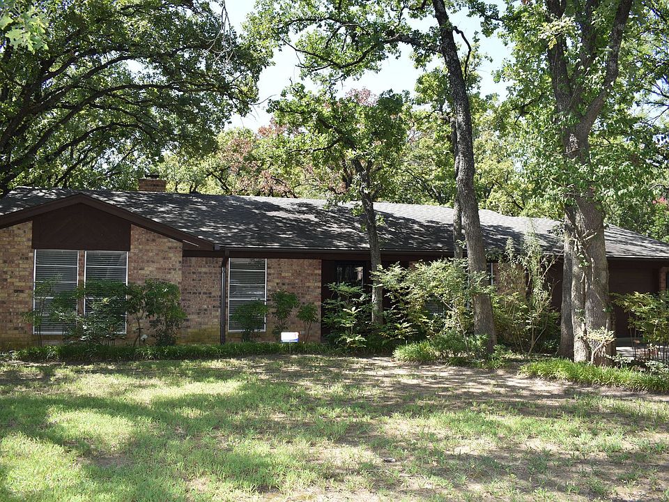1st image of 2929 Oak Forest Dr