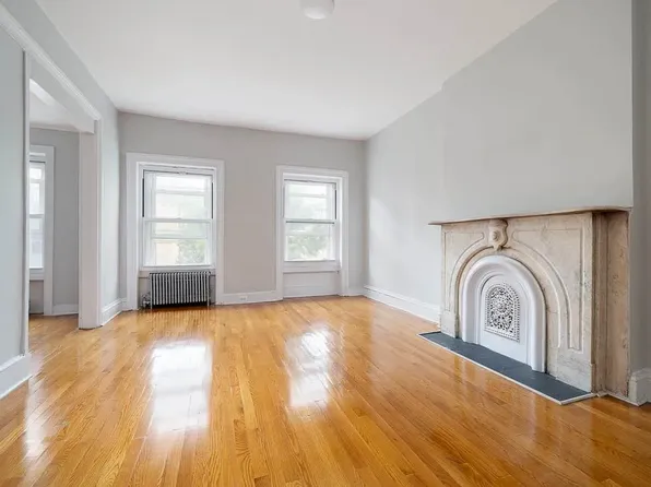 43 Putnam Avenue image 1 of 7