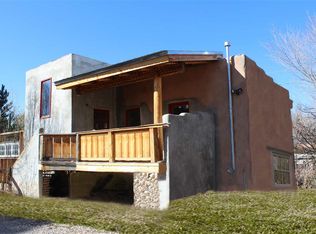 128 Las Cruces Rd, Ranchos De Taos, NM 87571