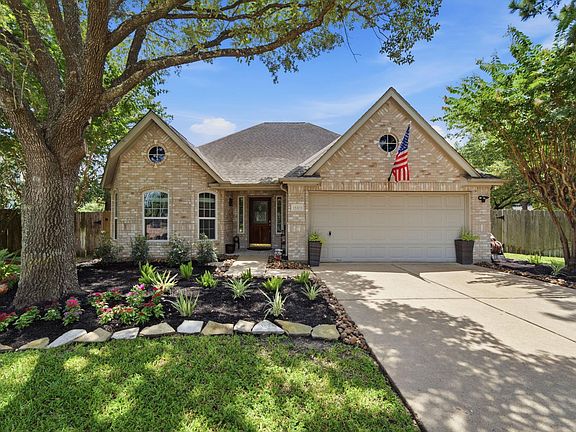 3rd image of 15303 Garett Green Cir
