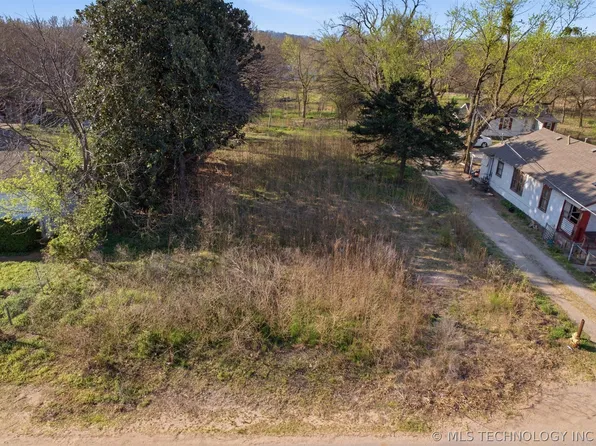 5134 W 8th St, Tulsa, OK 74127