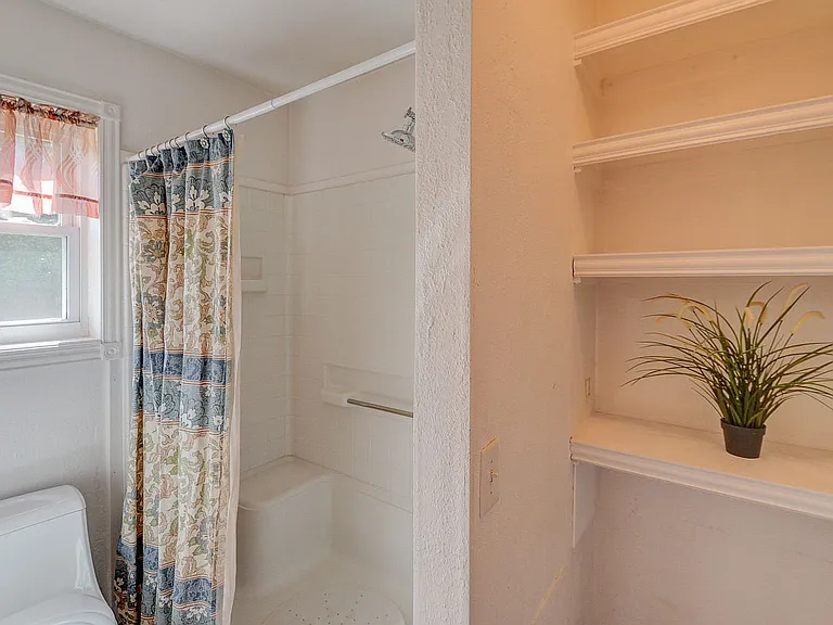 9800 Craford Ct — Photo 30