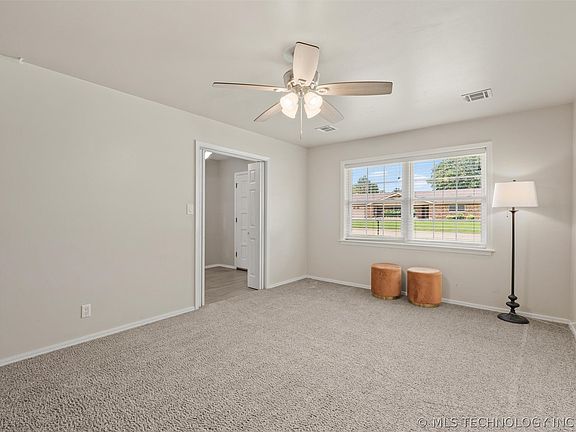 5th image of 5115 Parsons Dr