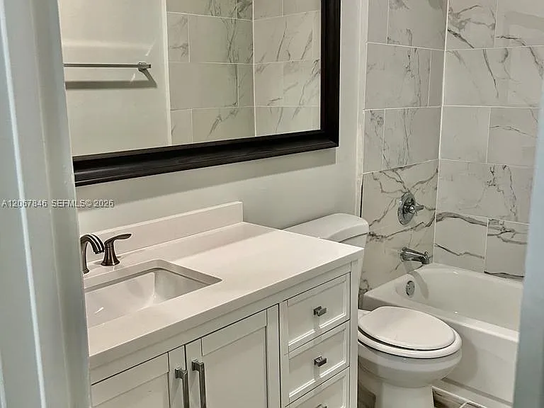 900 SW 113th Ter — Photo 11