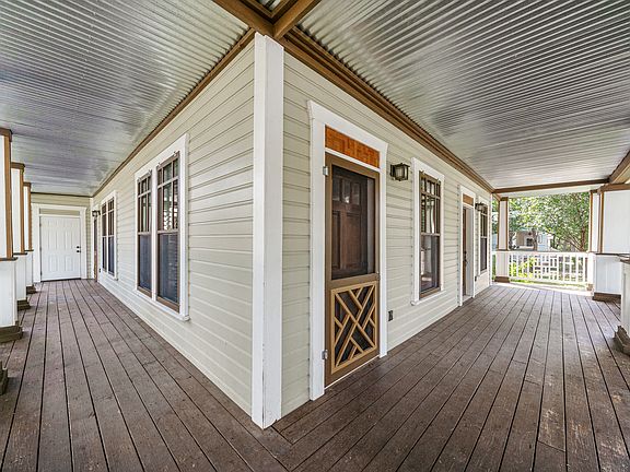 Entry/Foyer