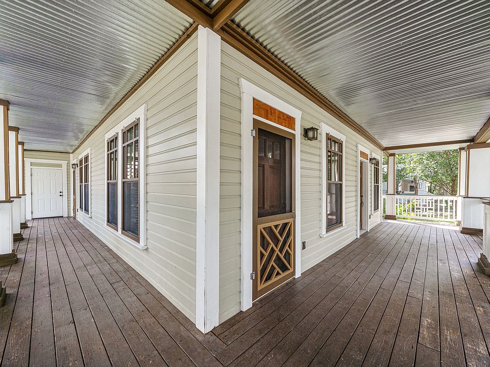 Entry/Foyer