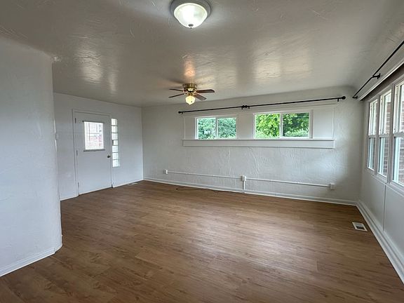 5th image of 3047 Poly Dr