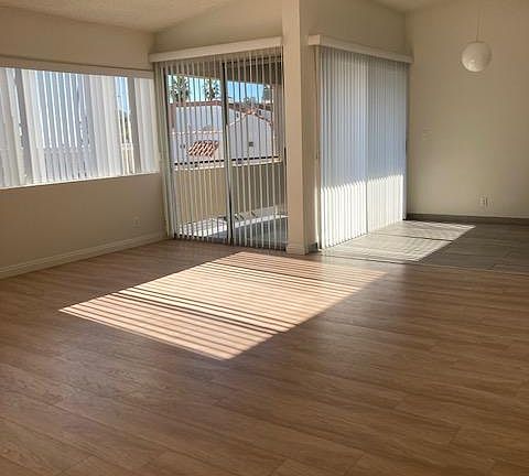 2nd image of 840 18th St APT 5