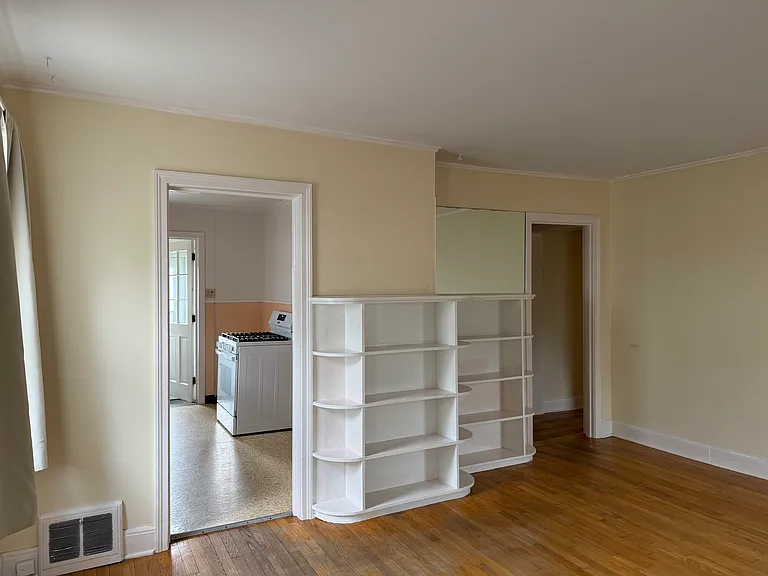 96 Bay St #1 — Photo 4