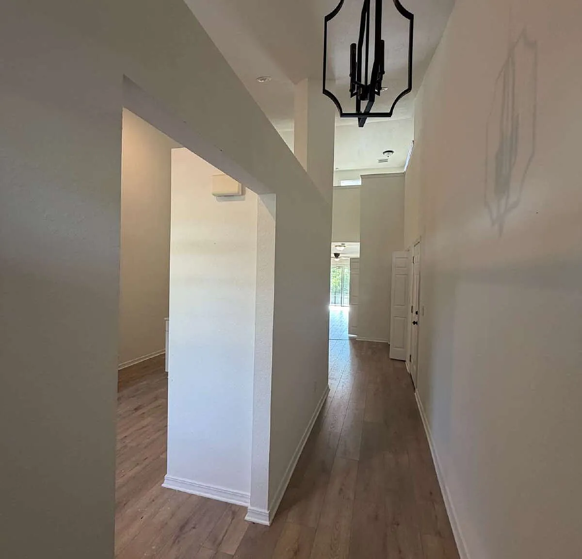 3 bed, 2.5 bath, 1725 sqft, $2,000 — Photo 3