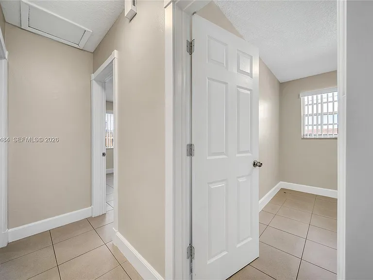 501 SW 120th Ave — Photo 11