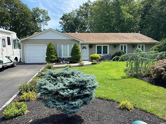 3rd image of 85 Strathmore Village Dr