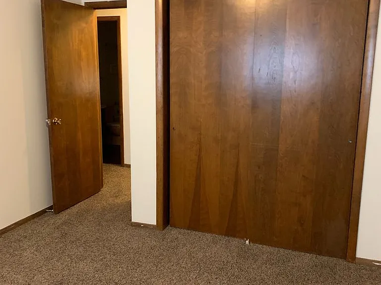 Cottonwood Apartments — Photo 31