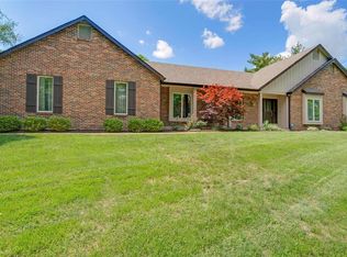 16242 Forest Meadows Dr, Chesterfield, MO 63005