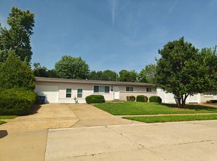 435 Wren Dr, Florissant, MO 63031