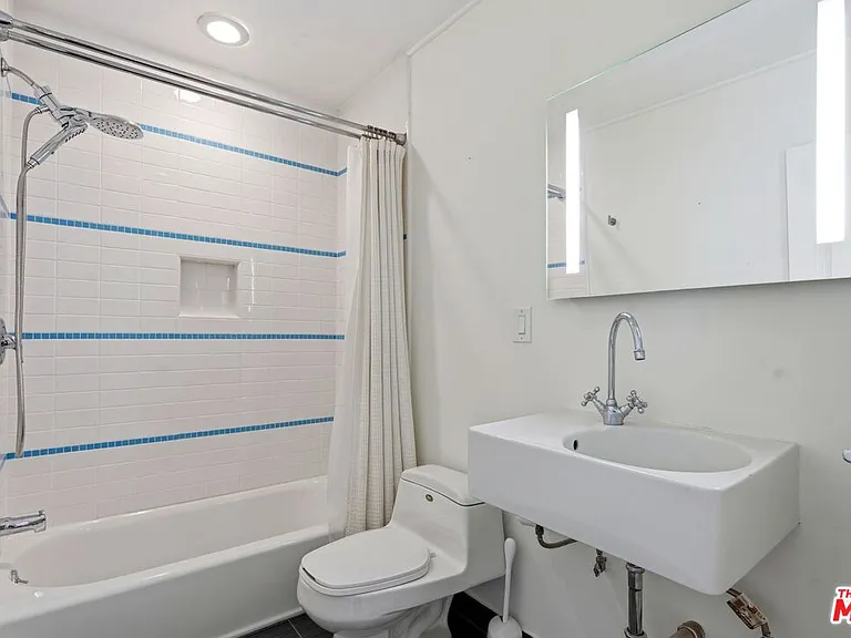 1233 N Laurel Ave #109 — Photo 9