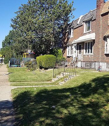 3rd image of 1127 Devereaux Ave