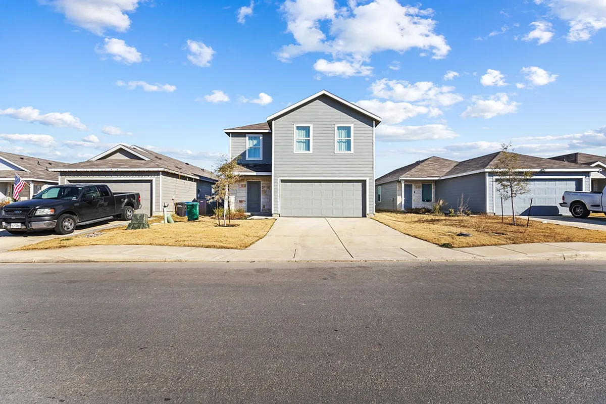 Building Photo - 1347 Neria Loop