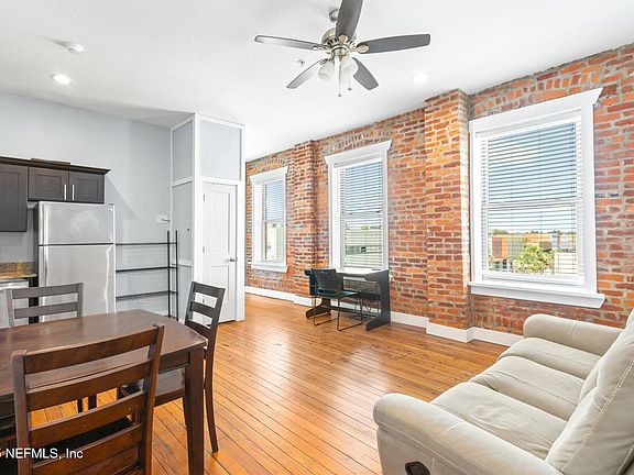 3rd image of 105 N 2nd St #105