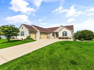 813 Andover Dr, Eagle, WI 53119