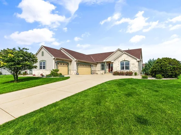 813 Andover DRIVE, Eagle, WI 53119