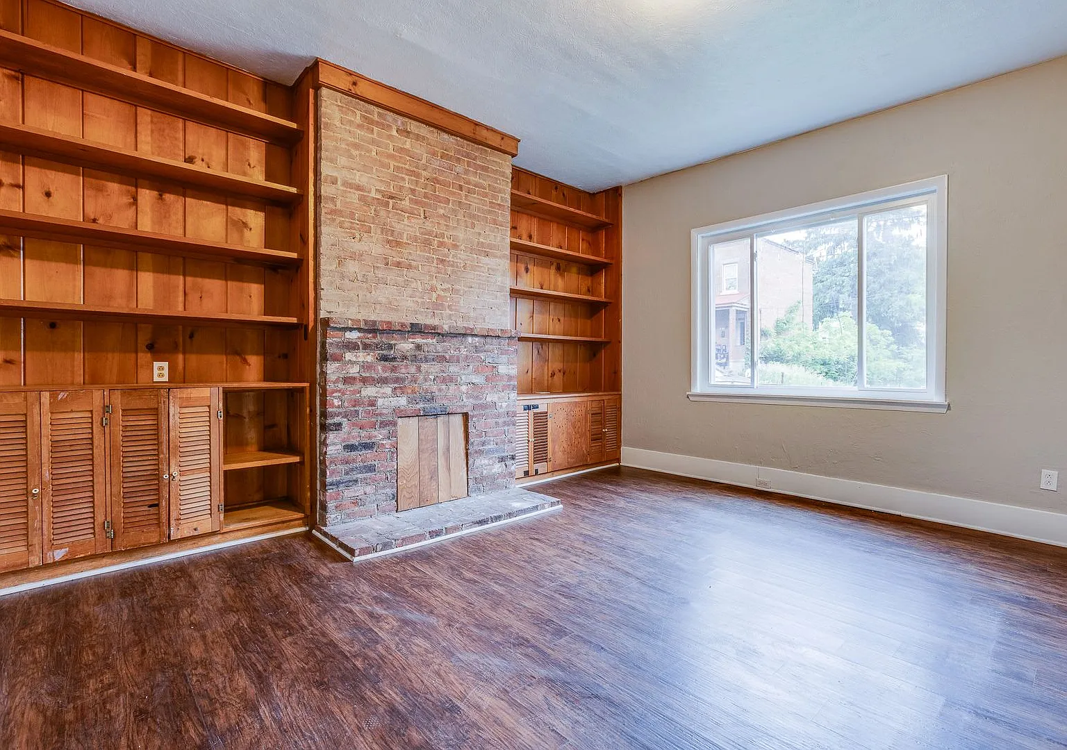 Spacious 4 Bed, 1 Bath Home Freshly Updated| Perry South — Photo 3