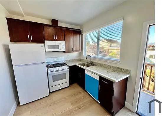 1561 Innes Ave — Photo 3