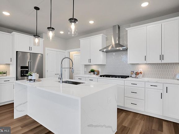3rd image of 8069 Jennys Way #29