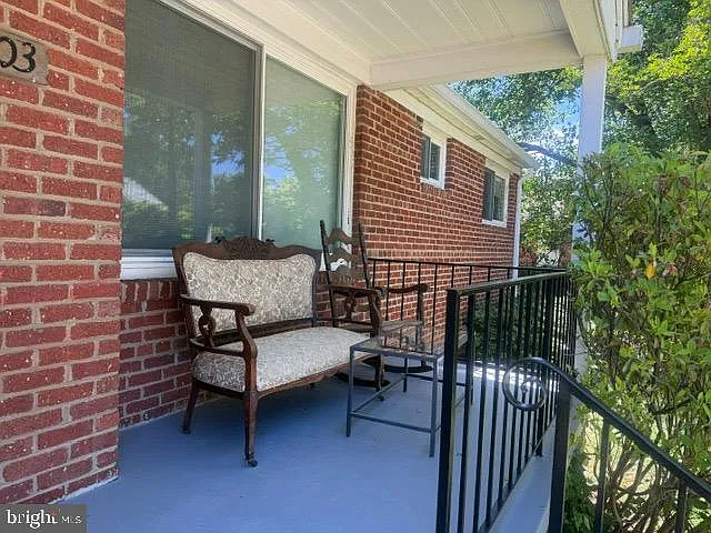 3 bed, 2.5 bath, 1706 sqft, $3,000 — Photo 2