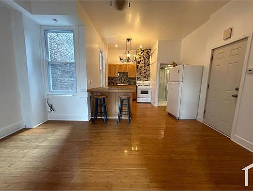 4th image of 510 W Girard Ave #2
