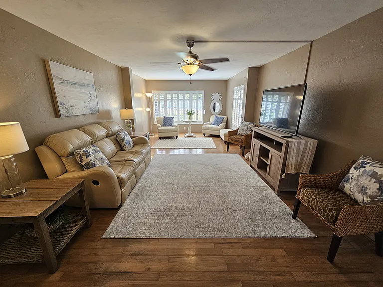 2244 Winkler Ave #108 — Photo 6