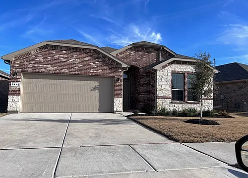 2433 Moon Ranch Dr Photo 1