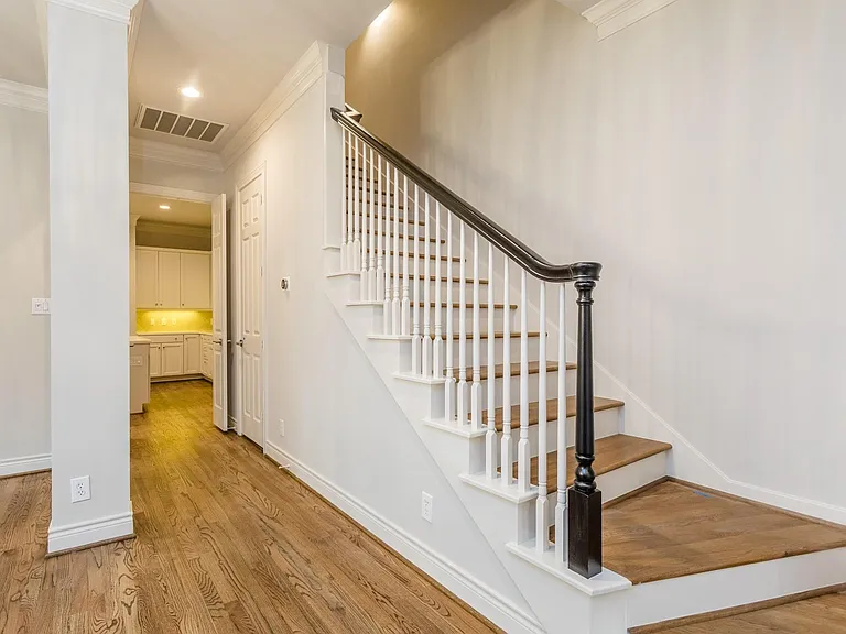 2504 Park St #B — Photo 13