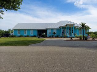 286 Yarbro Harbor Dr, Decaturville, TN 38329