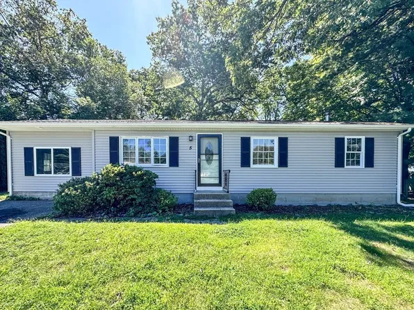 5 Lavender Ln, Springfield, MA 01129