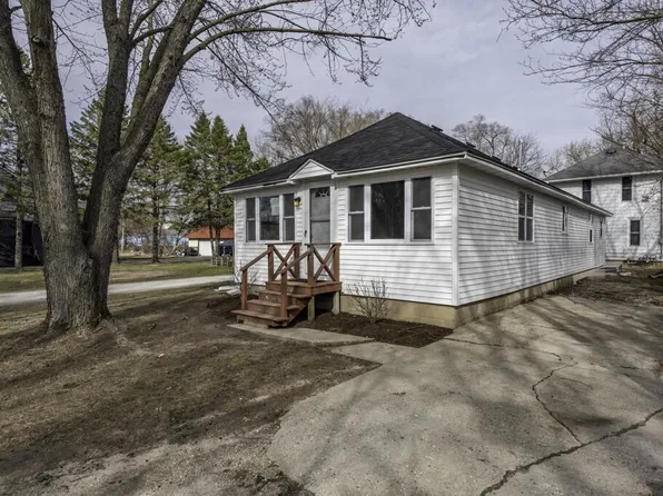 606 South Cogswell DRIVE, Silver Lake, WI 53170