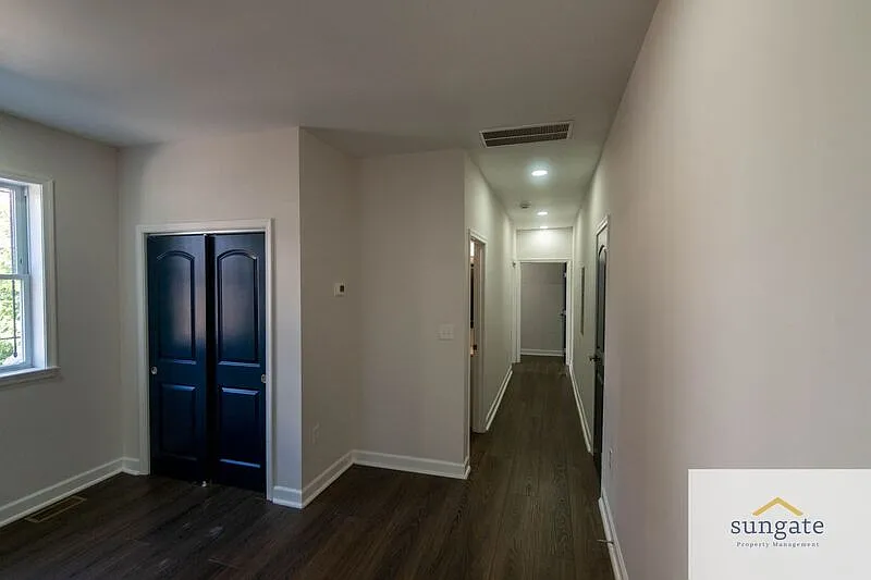 2 bed, 1.0 bath, 550 sqft, $1,400 — Photo 4