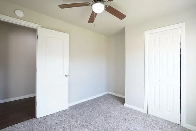 814 E Houston St — Photo 10