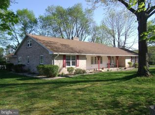 3718 Starview Rd, Mount Wolf, PA 17347