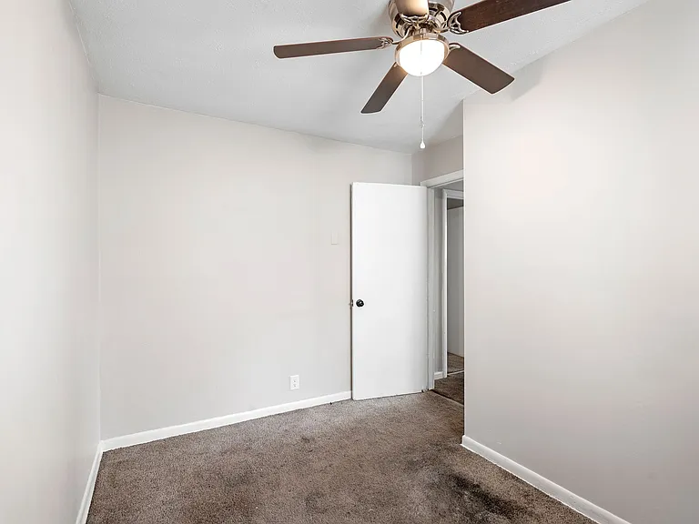 1621 Arthur Ave #C — Photo 6