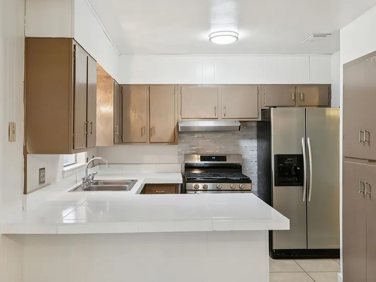 4311 Sun Gate St — Photo 6