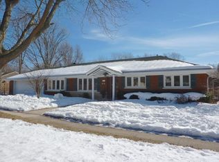719 W Rockland Rd, Libertyville, IL