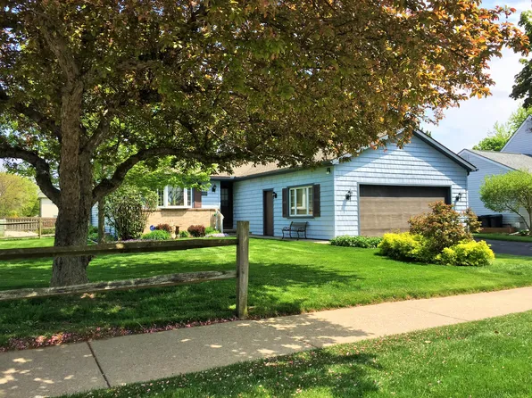 103 Chantilly Rue W, Northwood, OH 43619