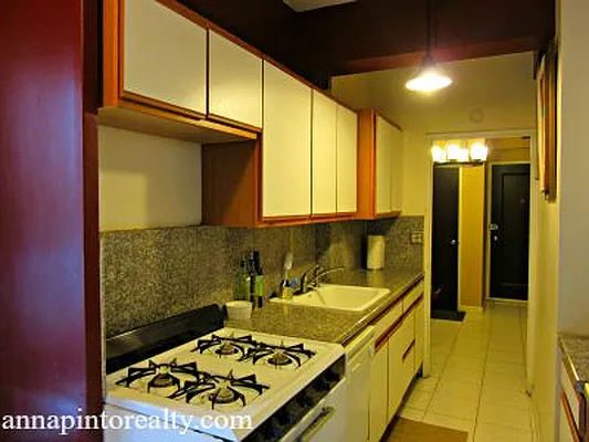 Sold by Anna Pinto Realty | media 7