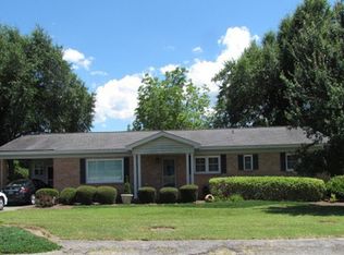 115 Myrick St, Barnwell, SC 29812