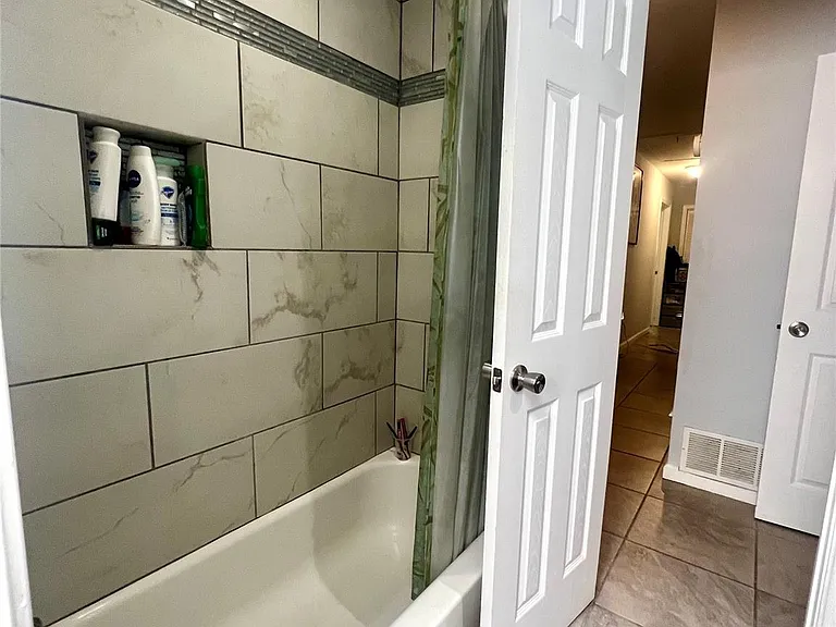 18326 Cape Bahamas Ln — Photo 22